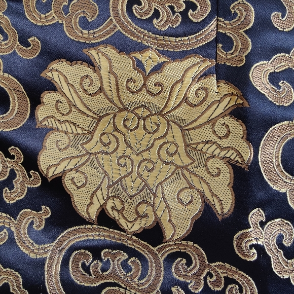 Gold and Black vintage blouse with mandarin collar and Chinese knot buttoms - Picture 7 of 16